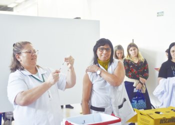 Arezzo&Co promove dia D de multivacinação
