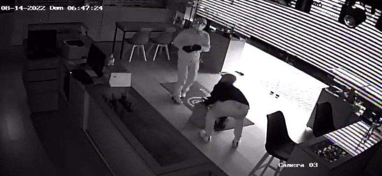 Loja é arrombada na Avenida Brasil