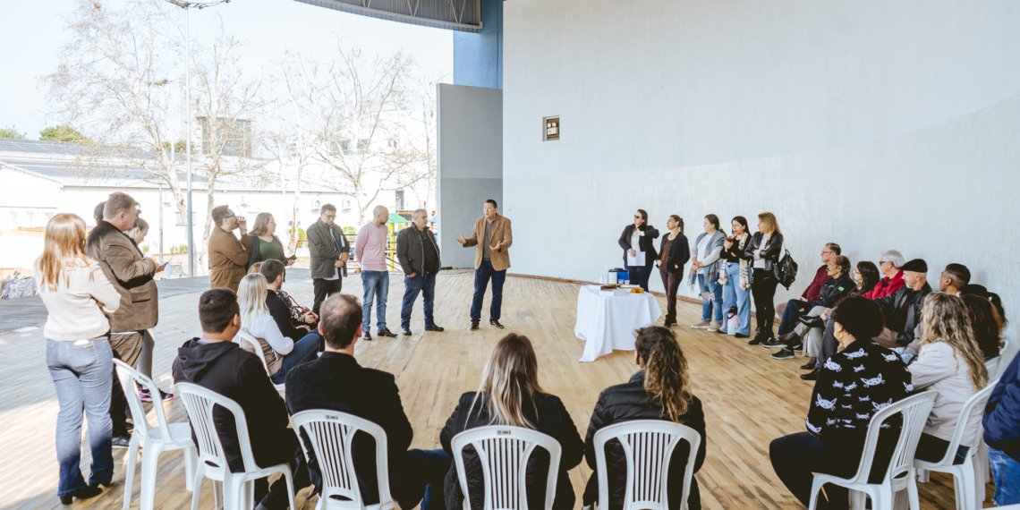 Prefeito Luciano Orsi realizou reunião com comerciantes locais próximos do Largo Irmãos Vetter 