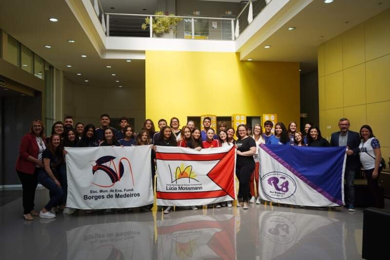 Emef Borges de Medeiros dá show no Startup Teens da Feevale