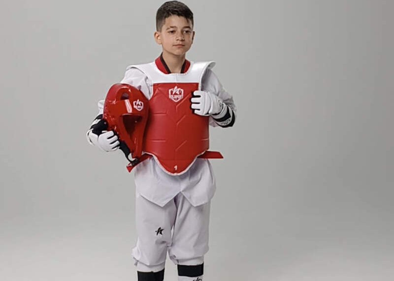 Atleta campo-bonense de 11 anos está arrecadando dinheiro para Copa do Brasil de Taekwondo