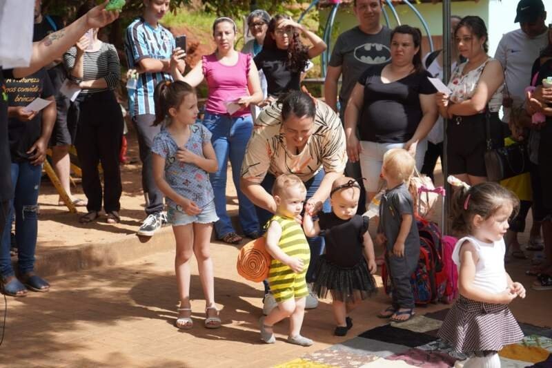 Emei Claudy Schaefer foi a melhor do Brasil no prêmio Meu Pátio é Meu Mundo 1 Emei Claudy Schaefer foi a melhor do Brasil no prêmio Meu Pátio é Meu Mundo