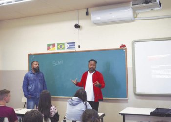 Rede municipal de ensino recebe debates sobre diversidade