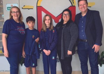 Prefeitura Municipal doa uniformes para quase 7 mil alunos da rede municipal 2 Prefeitura Municipal doa uniformes para quase 7 mil alunos da rede municipal