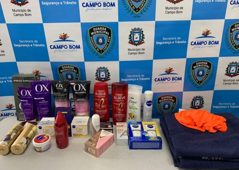 Mulher é presa por furtar perfumaria 1 Mulher é presa por furtar perfumaria