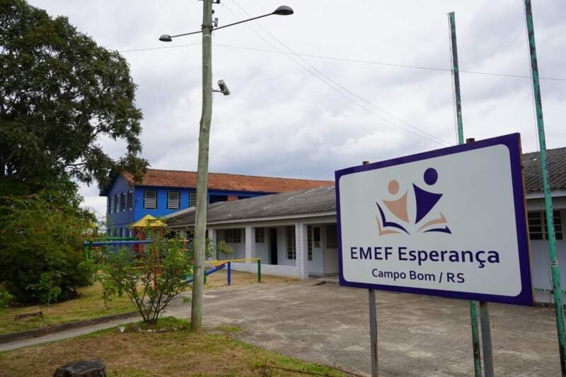 Emef Esperança está sem energia elétrica após princípio de incêndio 1 Emef Esperança está sem energia elétrica após princípio de incêndio