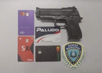 Guarda Municipal aborda indivíduo com cartões roubados e arma falsa 8 Guarda Municipal aborda indivíduo com cartões roubados e arma falsa