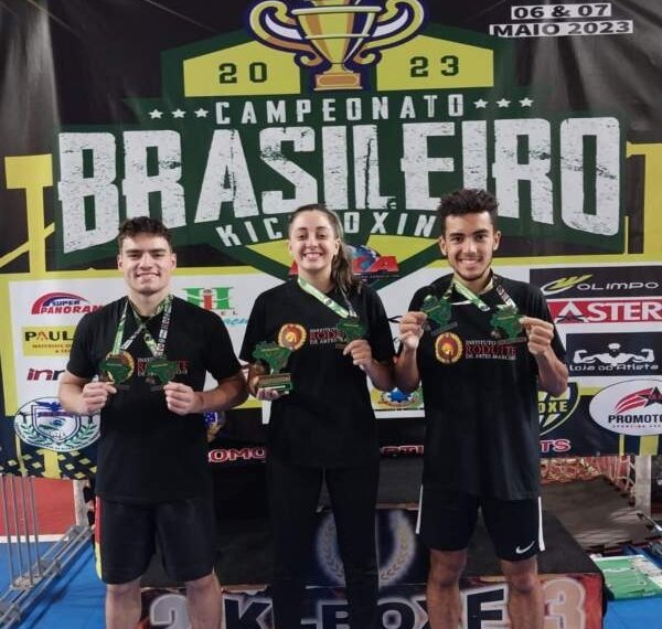 Atletas de Campo Bom recebem medalhas no Campeonato Brasileiro de Kickboxing