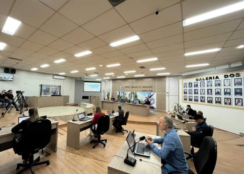 Vereadores aprovam mudança que garante pagamento para professores inativos 1 Vereadores aprovam mudança que garante pagamento para professores inativos