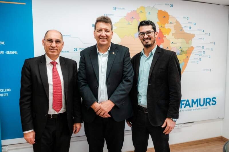 Prefeito Luciano Orsi é oficialmente eleito presidente da Famurs 1 Prefeito Luciano Orsi é oficialmente eleito presidente da Famurs