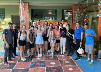 Estudantes canadenses vieram conhecer o Projeto Joga Aurora