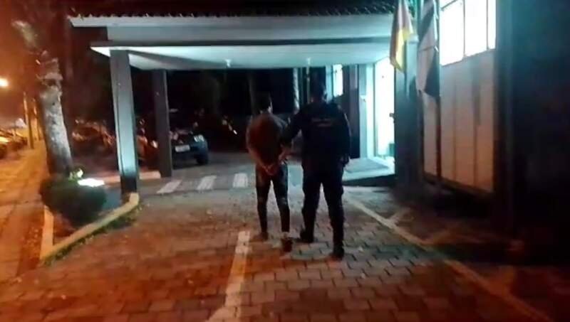 Guarda Municipal prende homem foragido da justiça