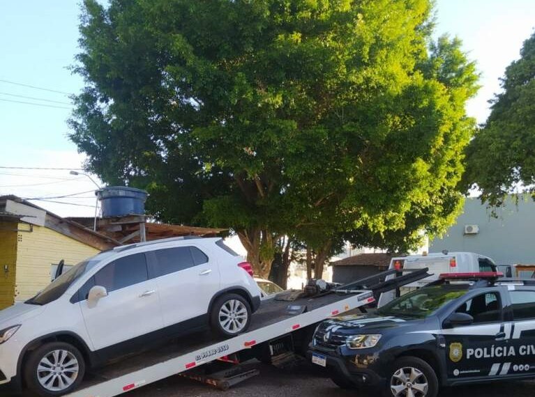 Polícia Civil apreende veículo roubado 1 Polícia Civil apreende veículo roubado