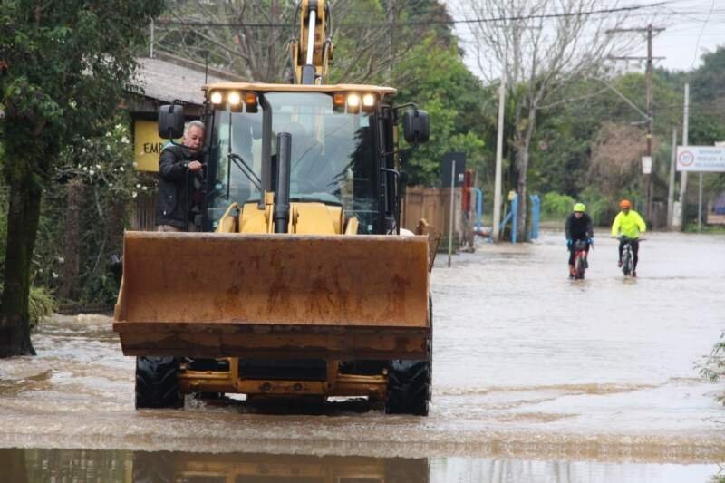 Nível do Rio dos Sinos começou a baixar na manhã desta segunda-feira 1 Nível do Rio dos Sinos começou a baixar na manhã desta segunda-feira