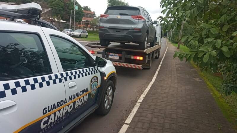 Guarda Municipal recupera veículo em situação de furto e com placas adulteradas