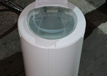 De bicicleta, homem furta centrífuga no Centro