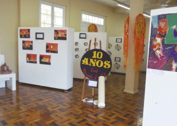 Escola Morada do Sol comemora 10 anos com exposição de arte