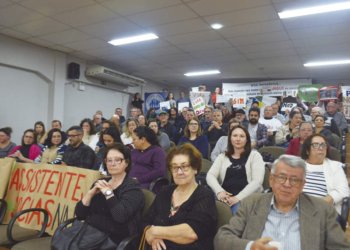 Protesto contra o aborto lota Câmara de Vereadores