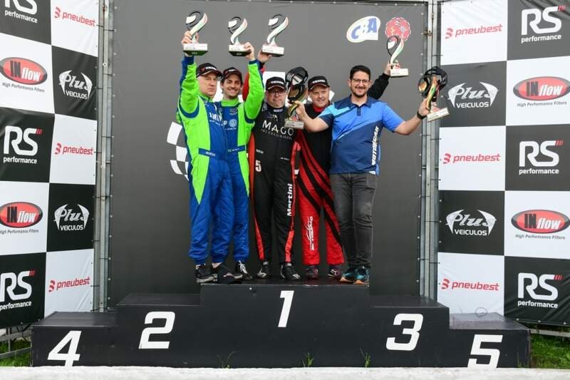 MC Tubarão conquista o título inédito do Campeonato Gaúcho de Super Turismo 1 MC Tubarão conquista o título inédito do Campeonato Gaúcho de Super Turismo