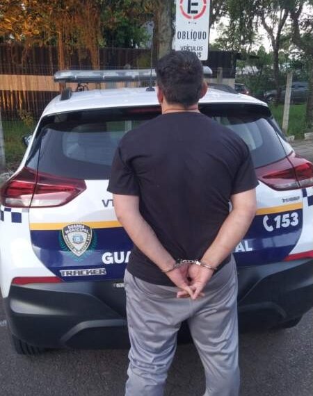 Homem é preso por tráfico de drogas 1 Homem é preso por tráfico de drogas