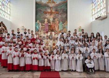 Entre a fé e a comunhão: uma jornada de luz na Paróquia Santa Teresinha