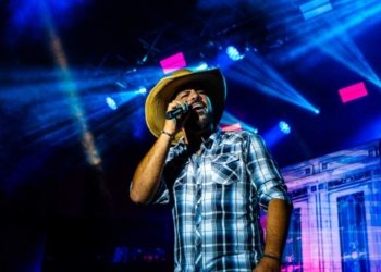 Show da dupla Fernando & Sorocaba reuniu mais de 40 mil pessoas