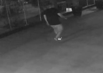 Durante surto psicótico, homem de 25 anos quebra o vidro de estabelecimento com o próprio corpo e morre horas depois