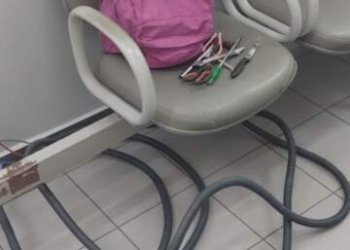 Mulher é presa por furto de fios, na rua dos Andradas