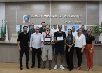 Campeão do ENART e gari ultramaratonista recebem homenagem do Legislativo de Campo Bom