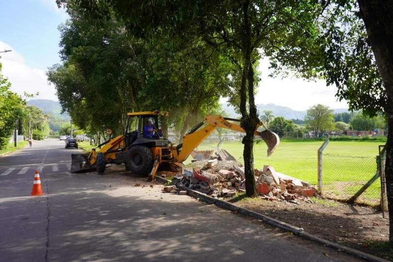 Prefeitura promove melhorias no campo do Independente 1 Prefeitura promove melhorias no campo do Independente