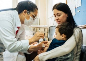 Novo esquema vacinal contra a poliomielite 10 Mais de 800 doses de vacinas contra a gripe foram aplicadas no Dia D