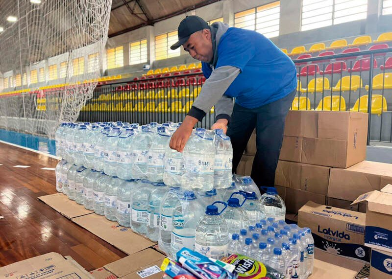 Solidariedade em meio à maior enchente da história 1 Solidariedade em meio à maior enchente da história
