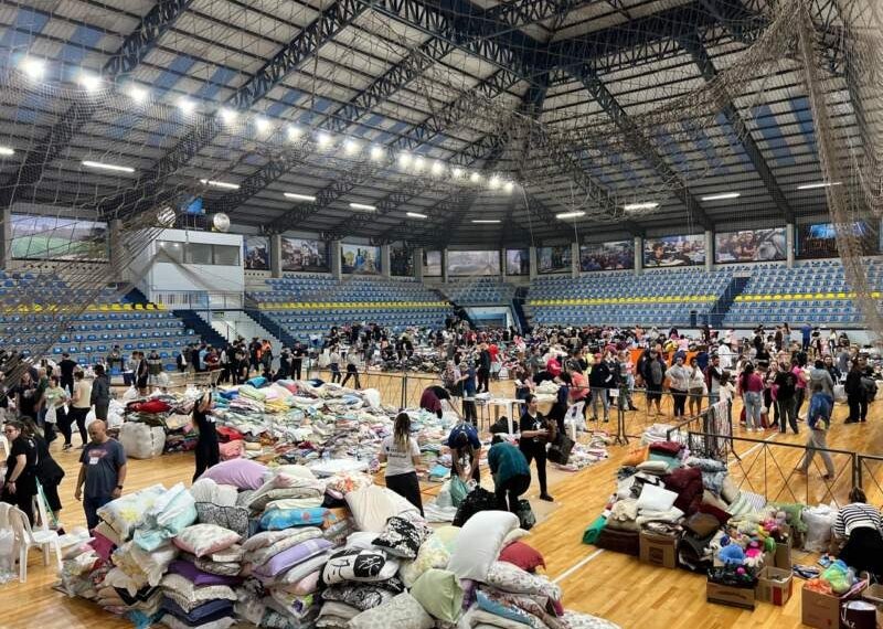 Comunidade se mobiliza para ajudar vítimas das enchentes 1 Comunidade se mobiliza para ajudar vítimas das enchentes