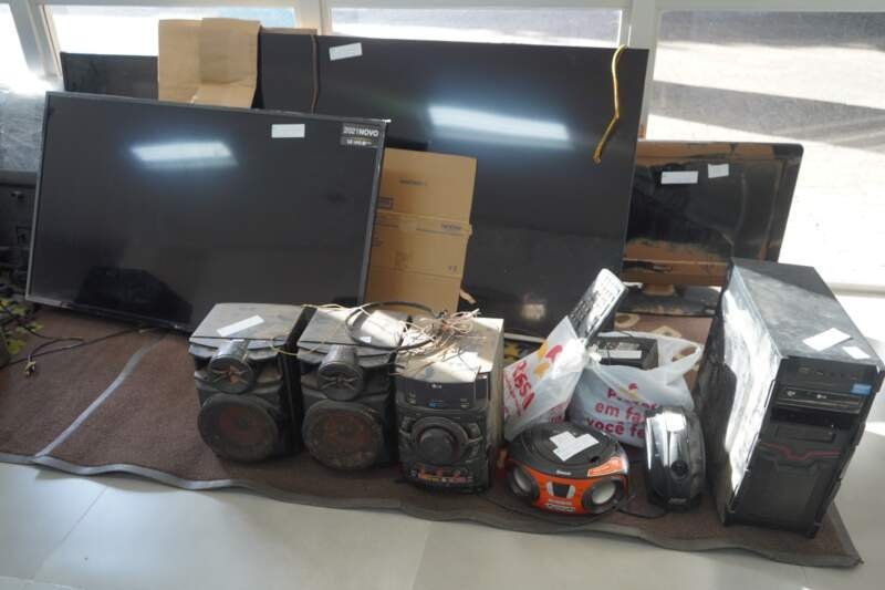 Campo Bom faz parceria com a Feevale para limpeza e secagem de eletrônicos molhados pela enchente