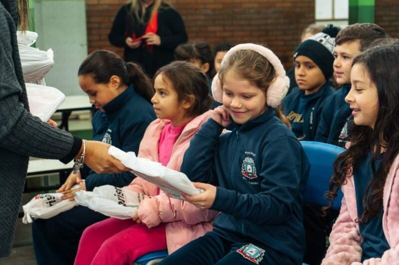 Alunos da Barrinha voltam para a escola depois de três semanas de enchente 1 Alunos da Barrinha voltam para a escola depois de três semanas de enchente