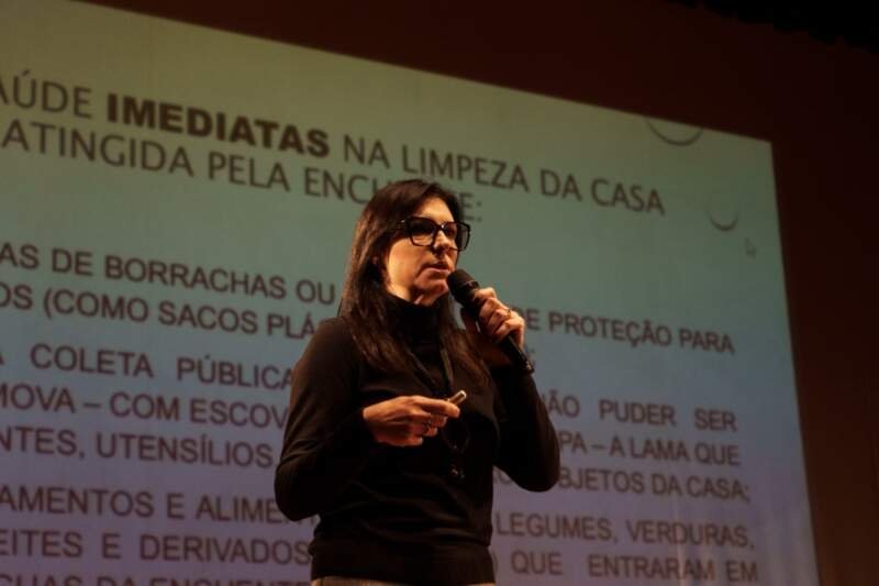 Enfrentamento das dificuldades pós-alagamentos foi tema de palestra na Semana da Enfermagem 1 Enfrentamento das dificuldades pós-alagamentos foi tema de palestra na Semana da Enfermagem