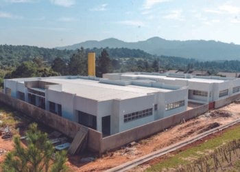 EMEI Leonel de Moura Brizola, no bairro Firenze, está com 90% da obra concluída