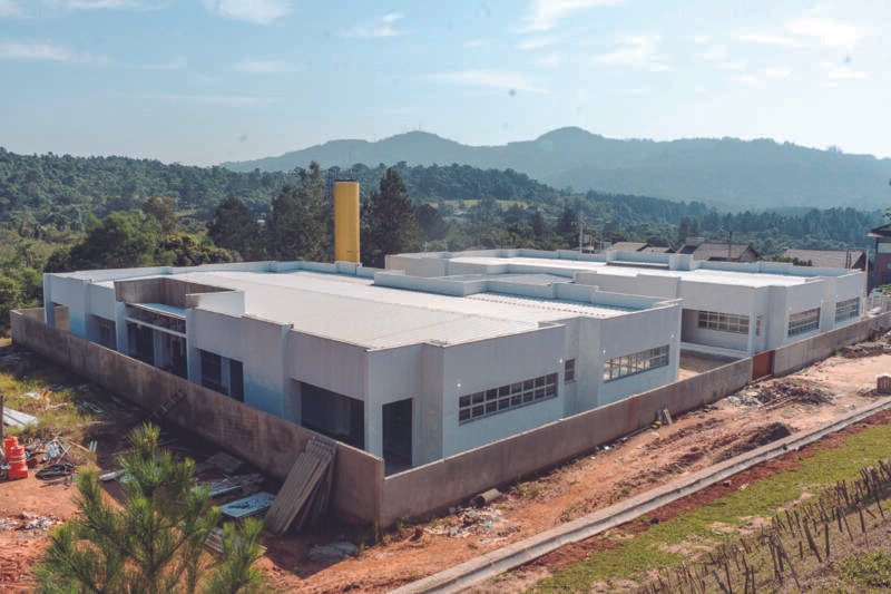 EMEI Leonel de Moura Brizola, no bairro Firenze, está com 90% da obra concluída