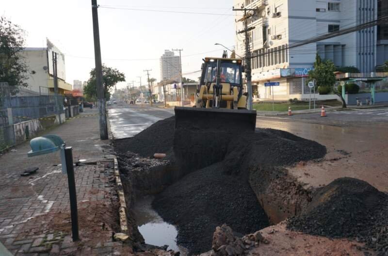 Fique atento! Obra em tubulação provoca desvio no trânsito 1 Fique atento! Obra em tubulação provoca desvio no trânsito