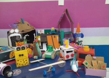 Crianças transformam lixo em brinquedos e despertam consciência ambiental