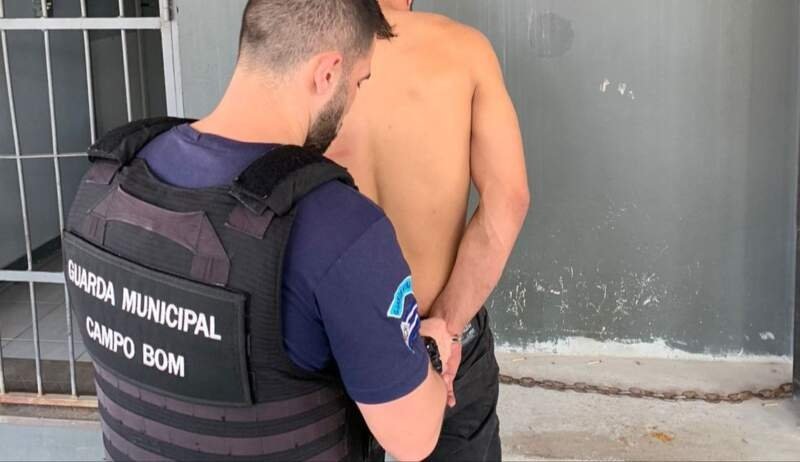 Guarda Municipal de Campo Bom realiza prisão de homem por lesão corporal na ex-esposa 1 Guarda Municipal de Campo Bom realiza prisão de homem por lesão corporal na ex-esposa