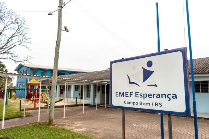 Prefeitura entrega melhorias em mais duas escolas nesta sexta-feira