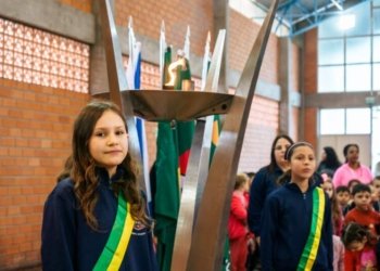 Semana da Pátria começa com hora cívica na EMEF Esperança 4 Semana da Pátria começa com hora cívica na EMEF Esperança