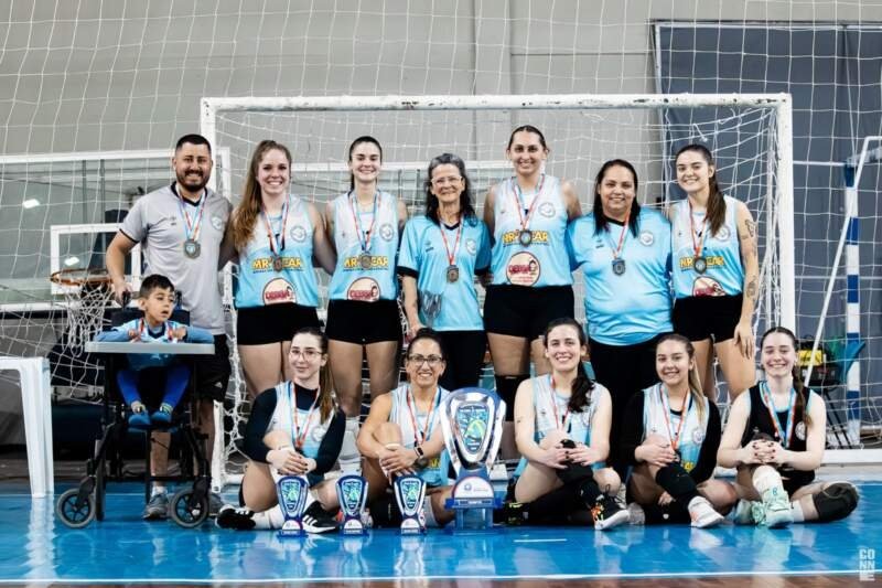 Max Team A e Máfia são os grandes campeões do Municipal de Vôlei 1 Max Team A e Máfia são os grandes campeões do Municipal de Vôlei