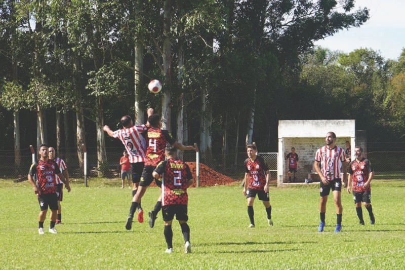 Municipal de Futebol define semifinalista neste domingo