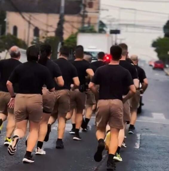 Brigada Militar de Campo realiza a primeira corrida militar pela cidade 1 Brigada Militar de Campo realiza a primeira corrida militar pela cidade