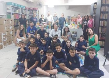 EMEFs Presidente Vargas e PrincesaIsabel recebem doações do Sicredi