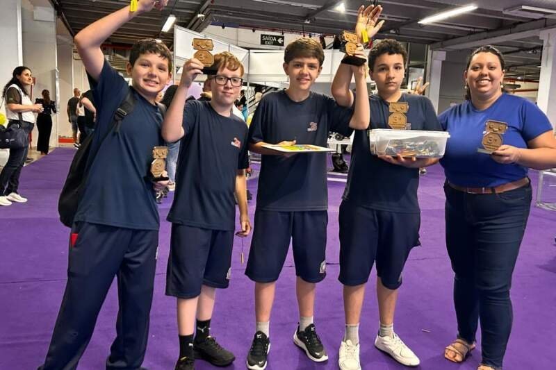 Equipe da EMEF 25 de Julho conquista o 3º lugar na Robótica da Mostratec 1 Equipe da EMEF 25 de Julho conquista o 3º lugar na Robótica da Mostratec
