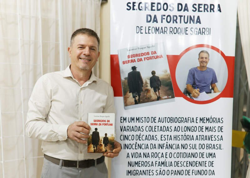 Leomar Roque Sgarbi lança seu primeiro livro 1 Leomar Roque Sgarbi lança seu primeiro livro