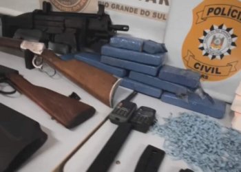 Brigada Militar e Polícia Civil de Campo Bom desarticulam depósito de armas e drogas.